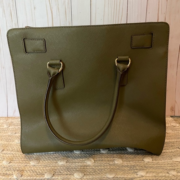 Michael Kors Hamilton Traveler Olive Color with matching wallet - Picture 8 of 14